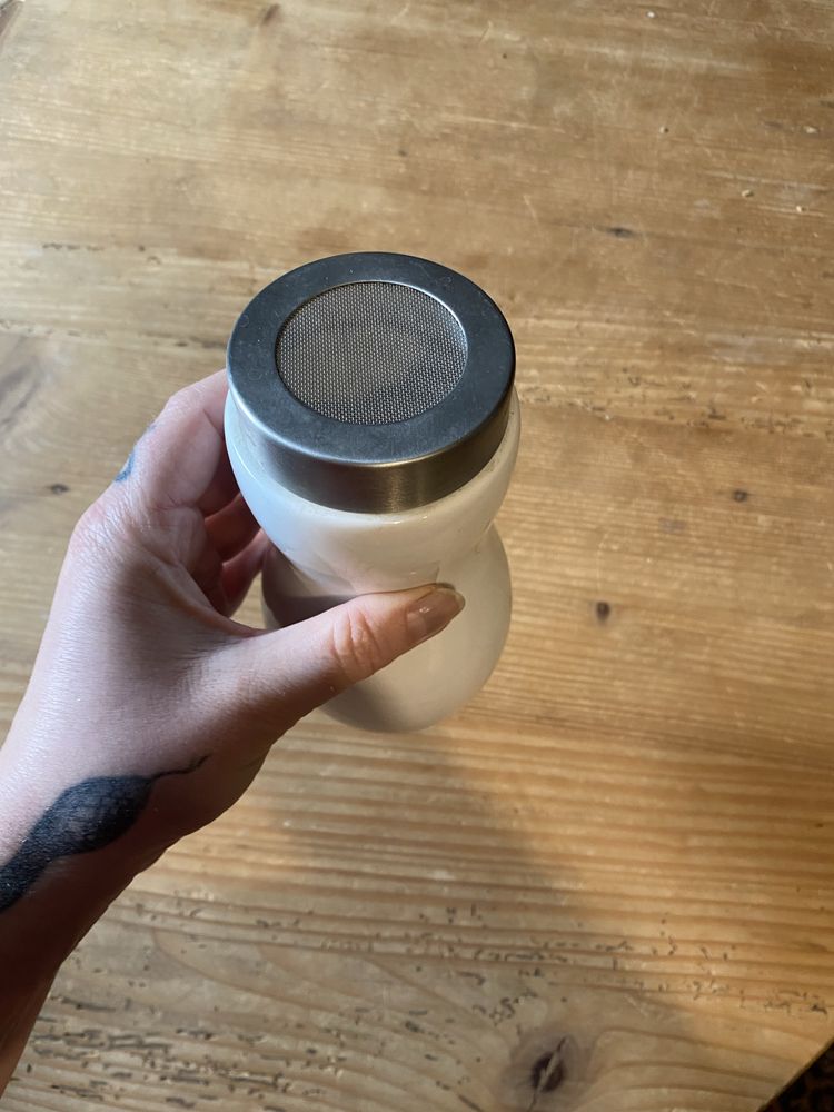 Pojemnik na cukier puder