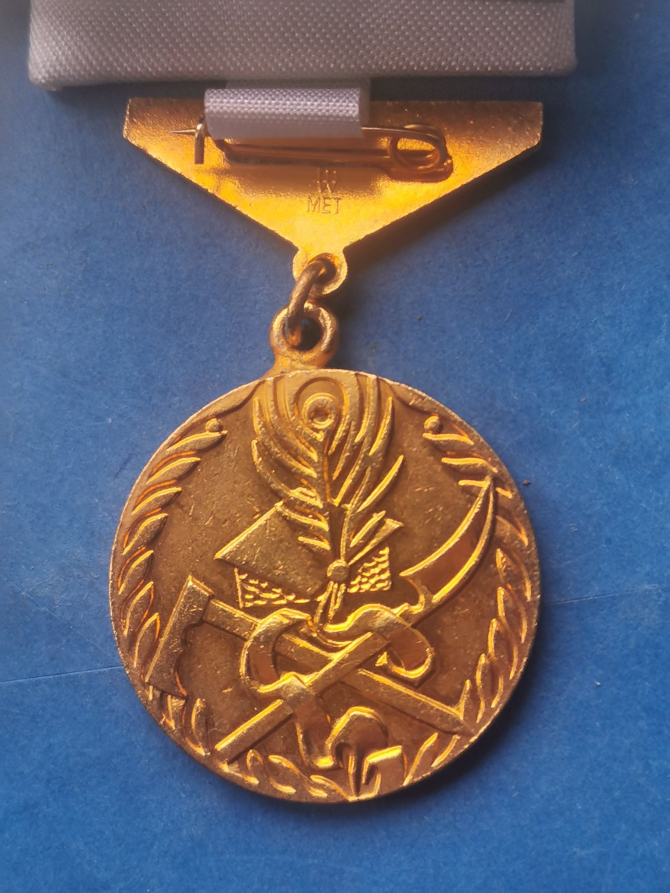 Złota odznaka za Zasługi dla Ziemi Krakowskiej
