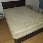 Cama com arrumação
