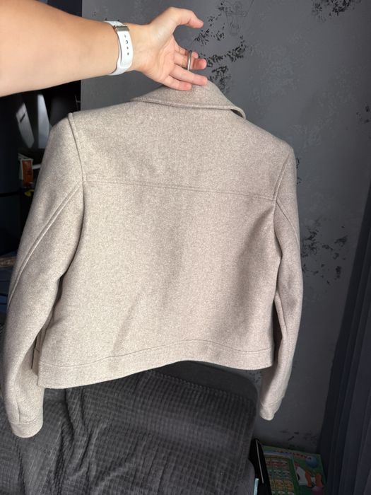 Продам новий Бомбер ZARA, світло-бежевий, розмірМ