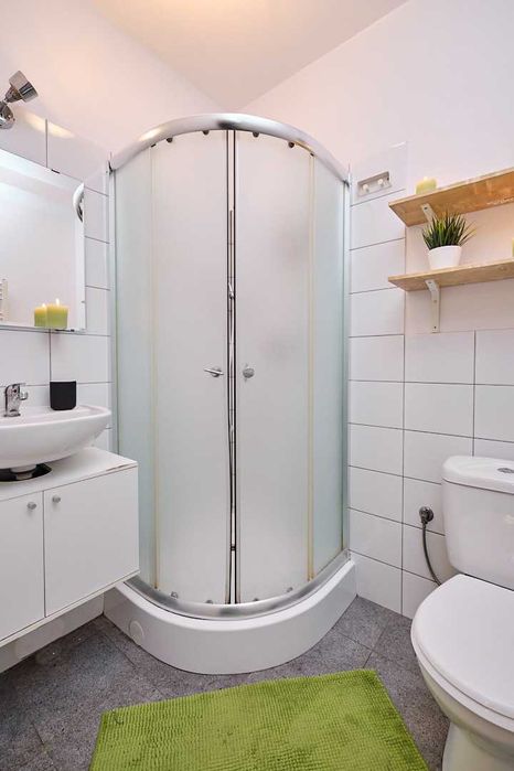 Pokój jednoosobowy z wyjściem do ogródka – ul. Rzepakowa 2A, Wrocław