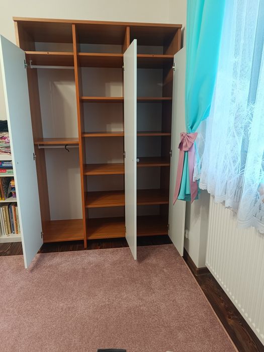 Szafa trzydrzwiowa biała