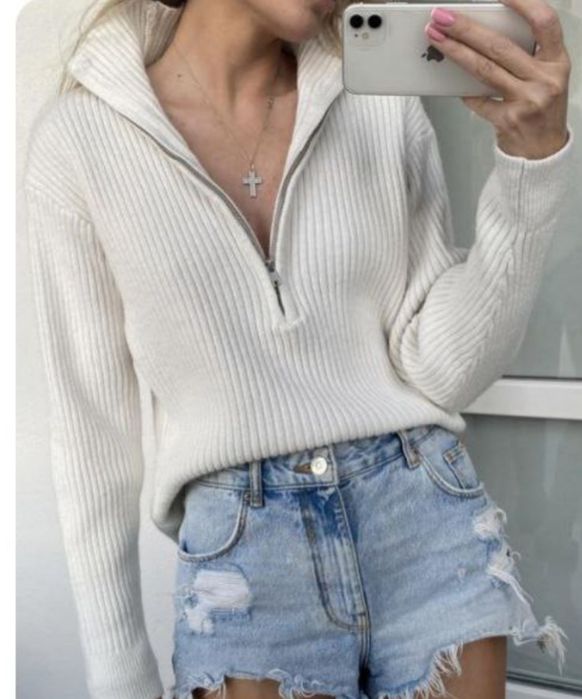 Білий в'язаний светр жіночий на блискавці
