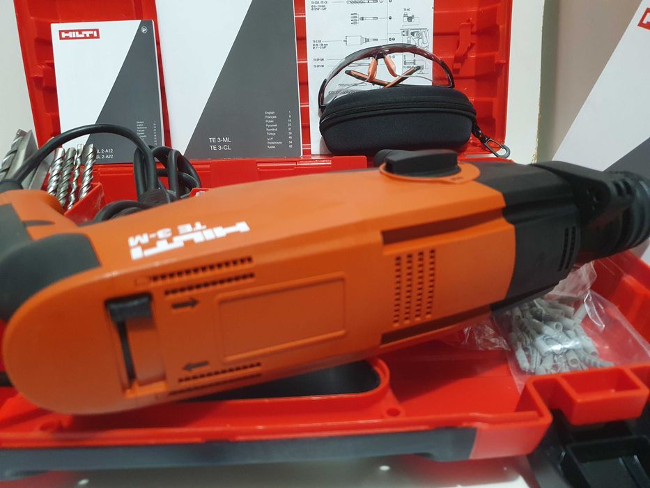 Duzy zestaw HILTI TE 3M wiertarka z kuciem Nowa okulary wiertła kolki