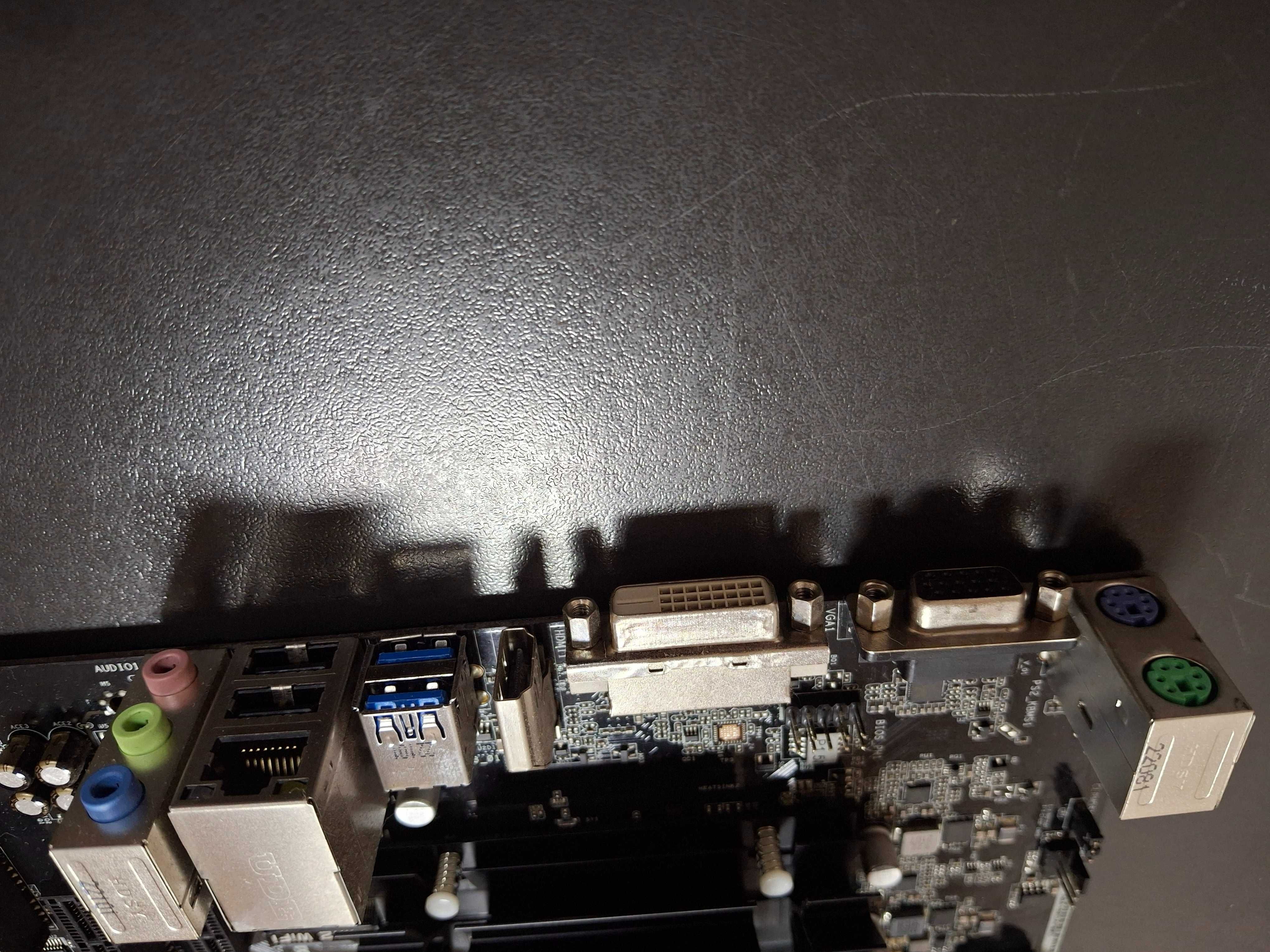 Материнская плата ASRock J4125M + процессор 4 ядра+8Гб