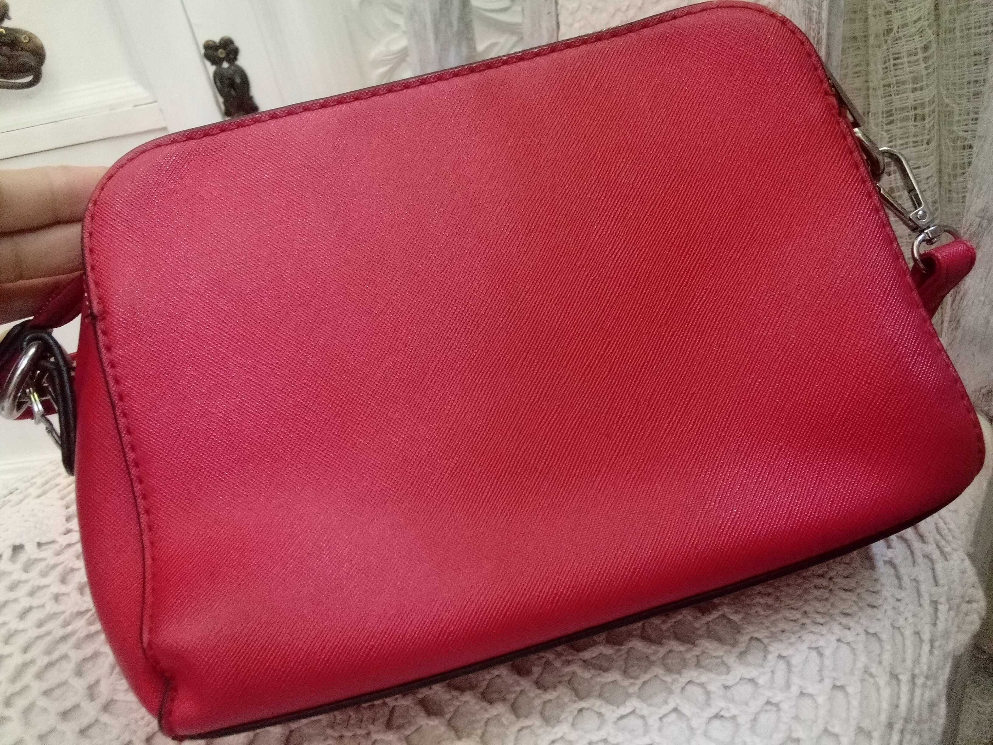 Tommy Hilfiger torebka damska z paskiem na ramię listonoszka mała