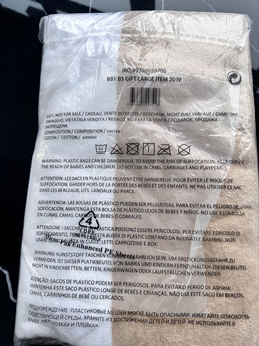 Recznik Burberry hero nowy