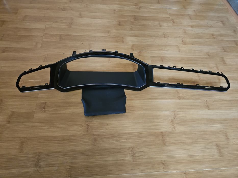 Накладка рамка панелі приладів торпедо vw tiguan 2017 (5NN858019)