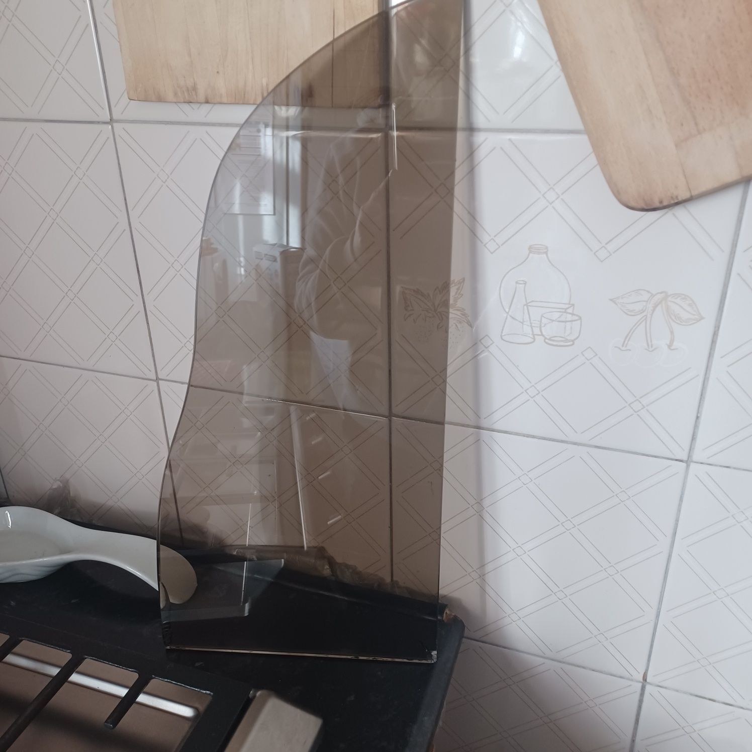 Vidro pequeno castanho  altura 45 cm , larg de 21 cm