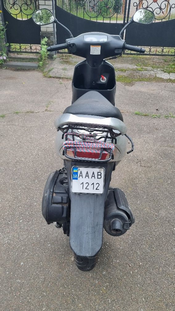 Скутер Suzuki ZZ на номерах