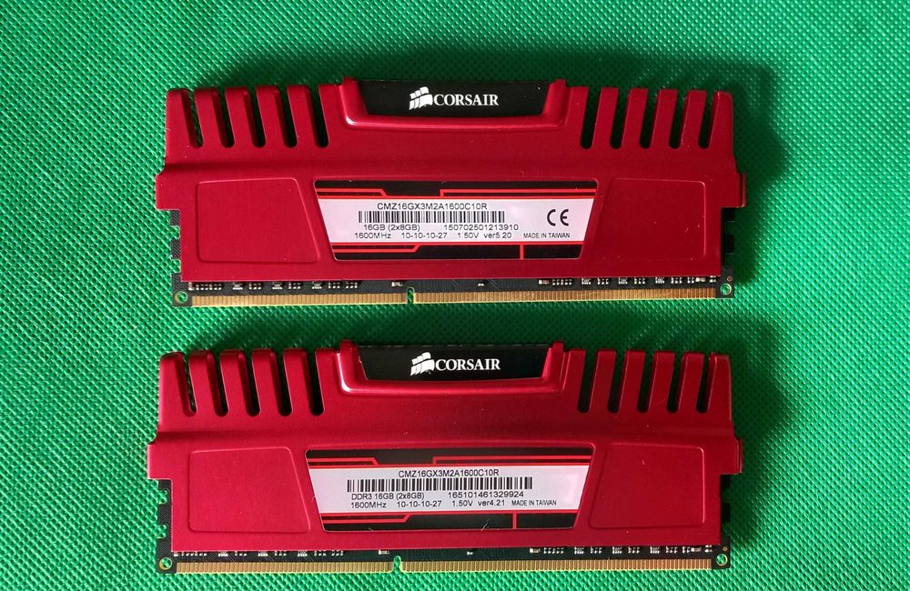Memória RAM Corsair Vengeance 16GB (2x8GB) DDR3 1600MHz