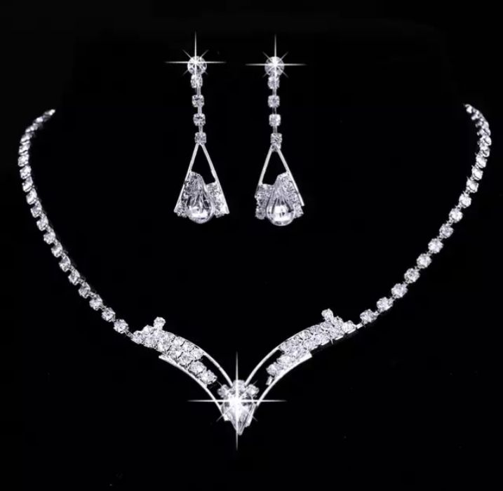 Biżuteria ślubna w kształcie litery V