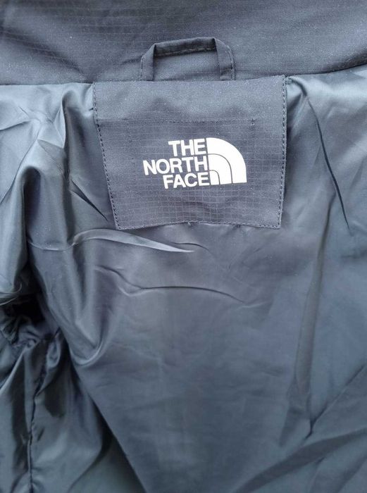 Casaco estilo corta vento preto