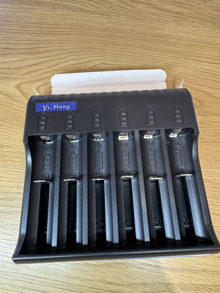 6-слотовое зарядное устройство для Li-ion аккумуляторов YH-USB-6