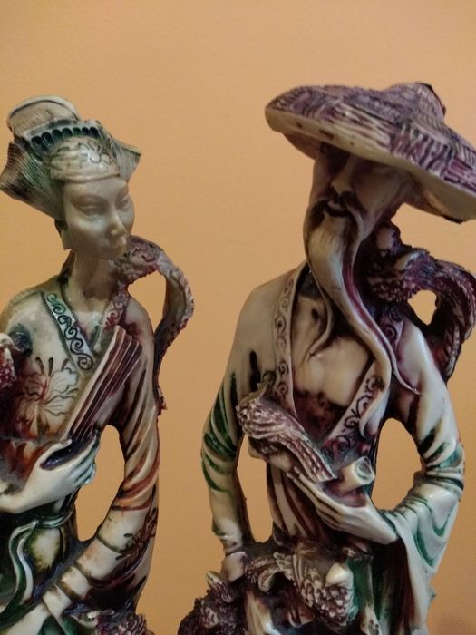 Figurki chińskie 2 szt. z alabastru.