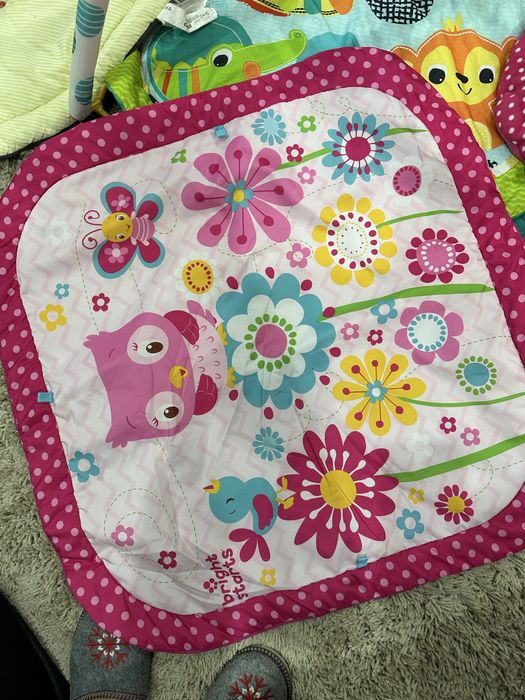 3 maty z zabawkami + jedna bez uzywnae w hodowli