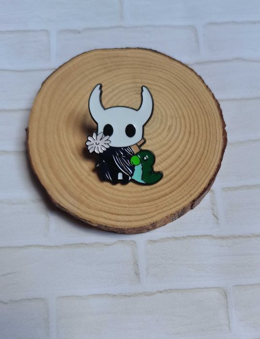 Metalowa przypinka, badzik, pin, broszka: Hollow Knight (gra)