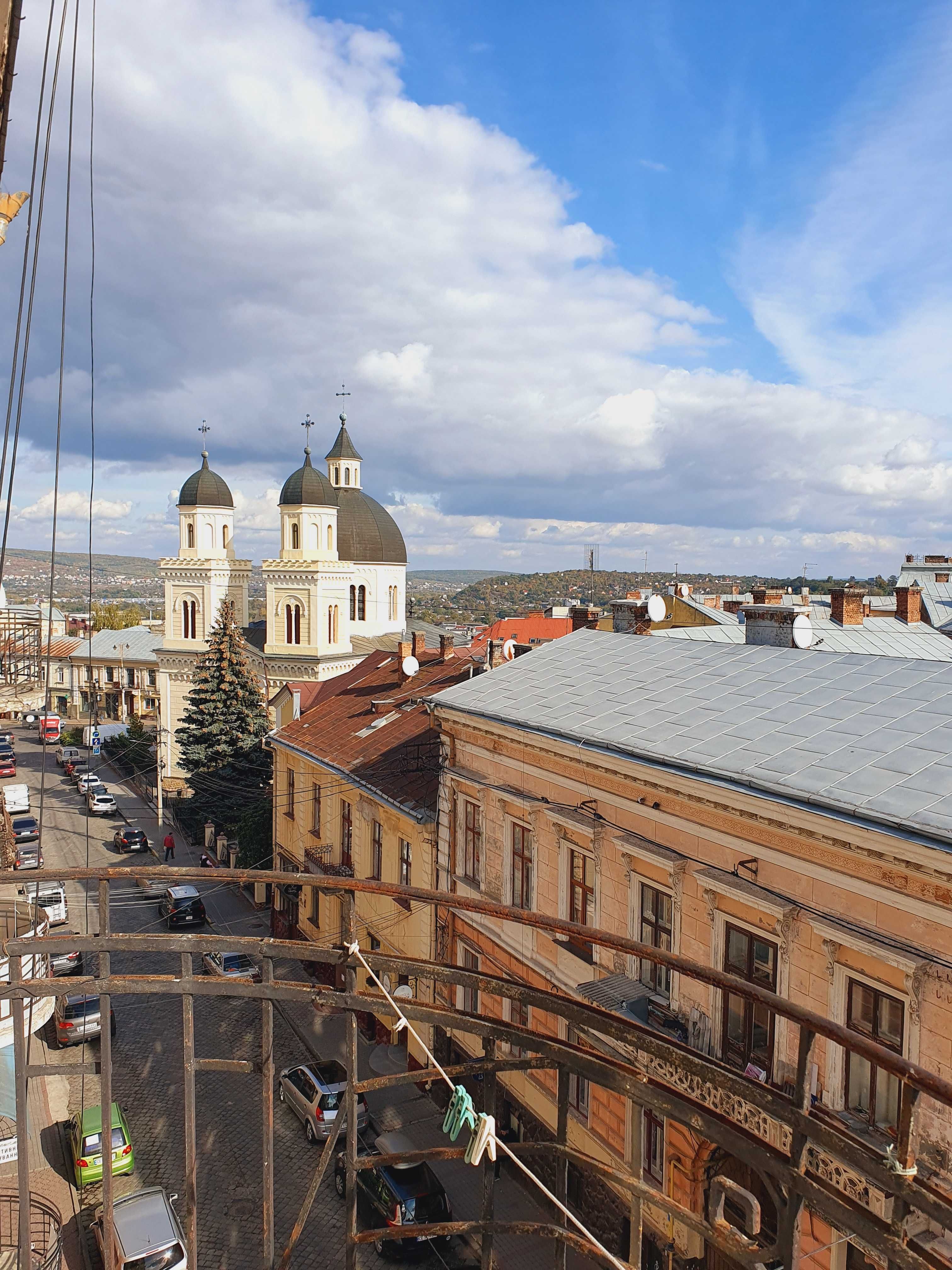 Квартира на площі Філармонії