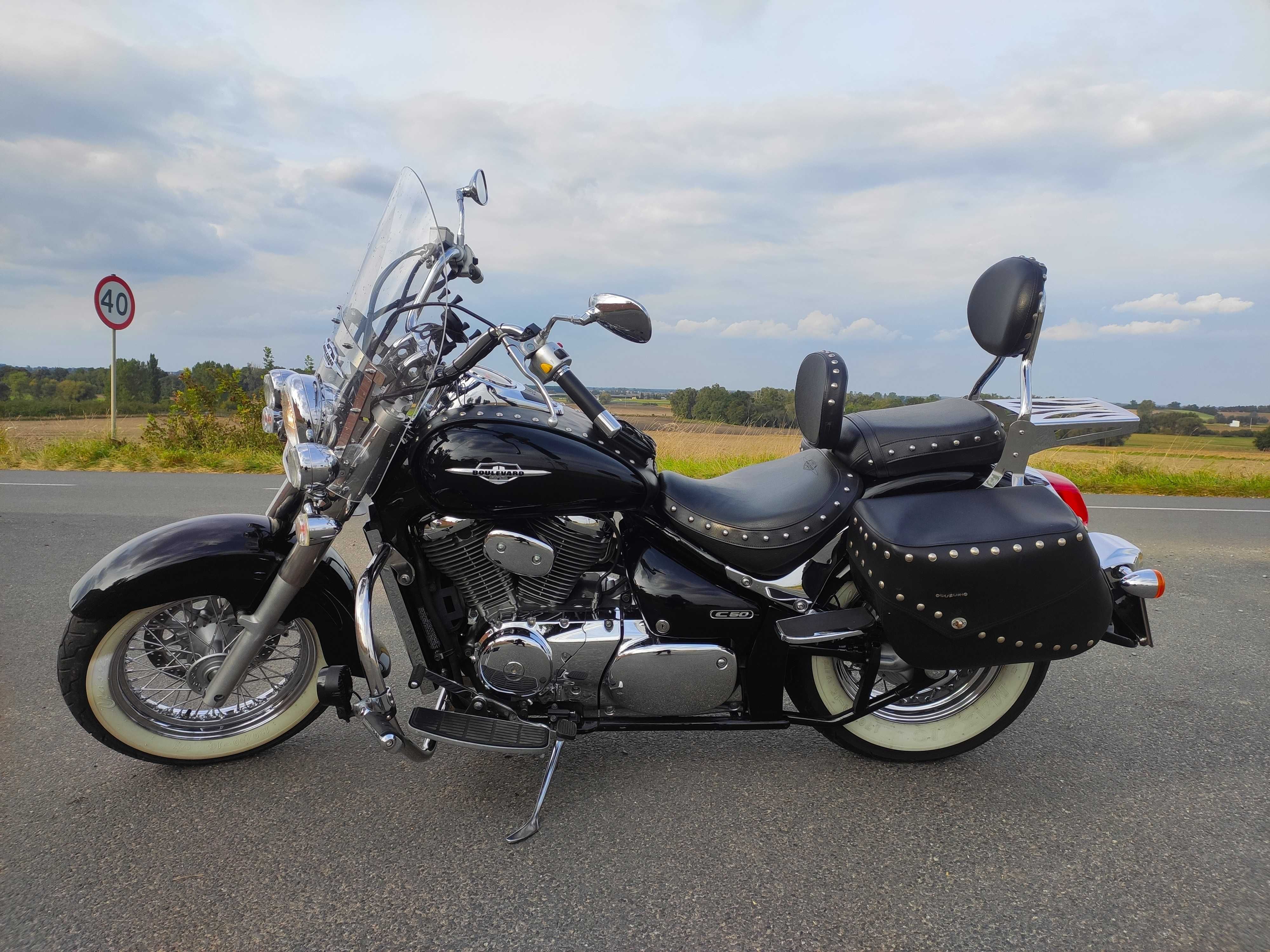 Suzuki boulevard intruder C50 800