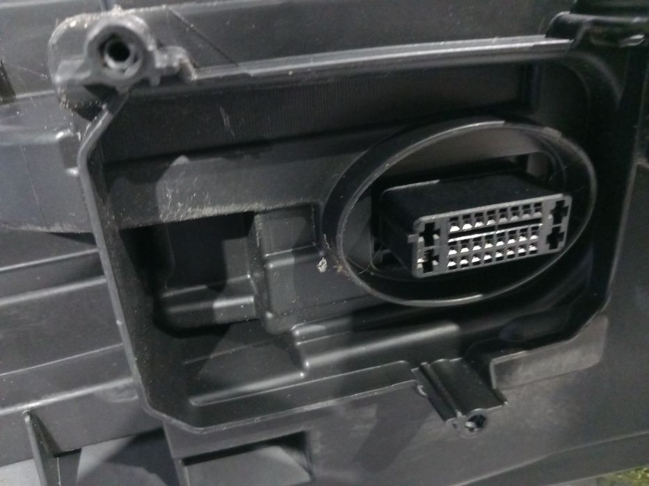 Farol ótica direita Porsche Macan