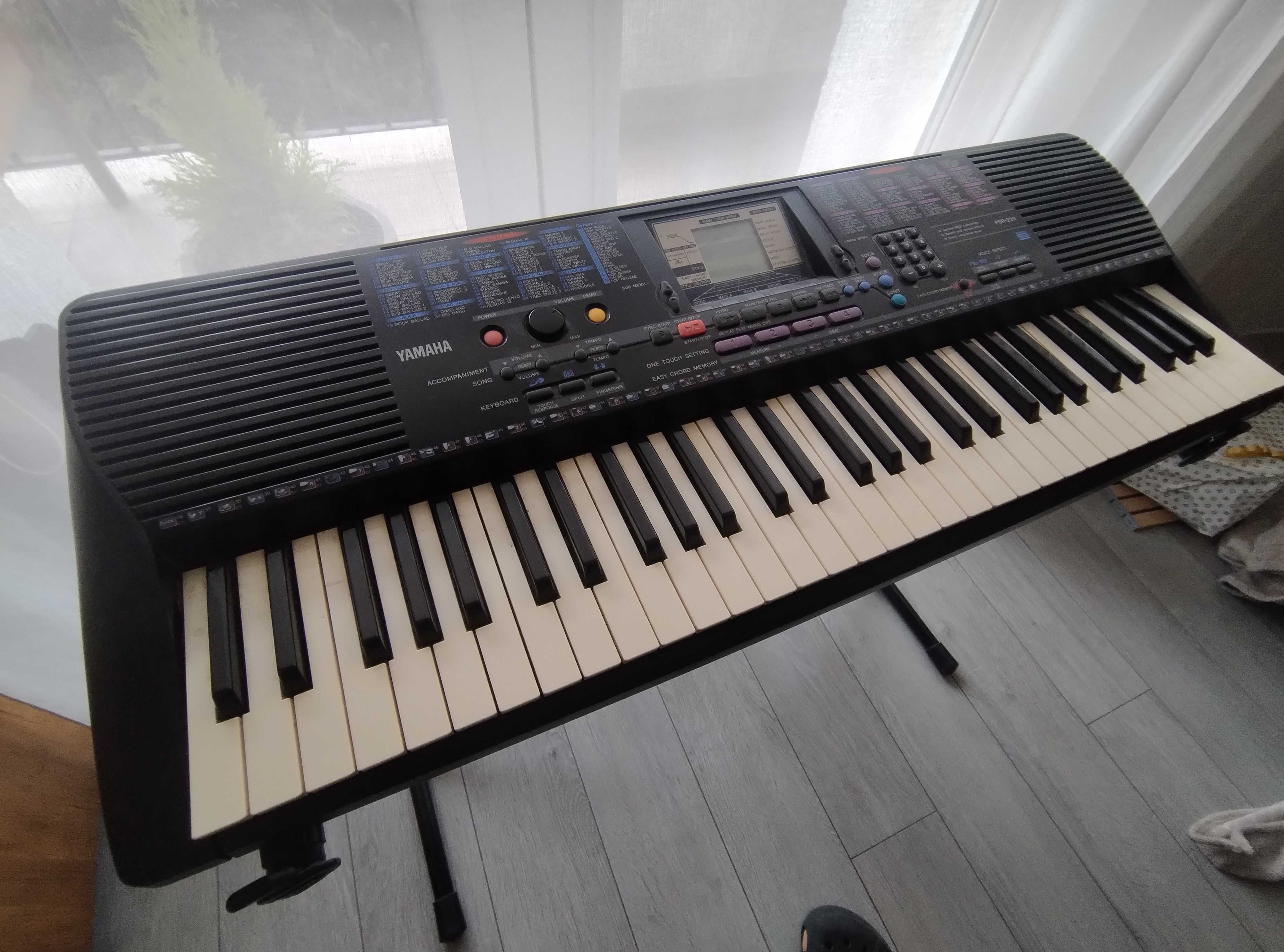 Yamaha PSR-220 - keyboard / pianino