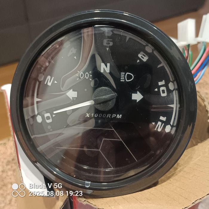 Sprzedam licznik uniwersalny do motocykla