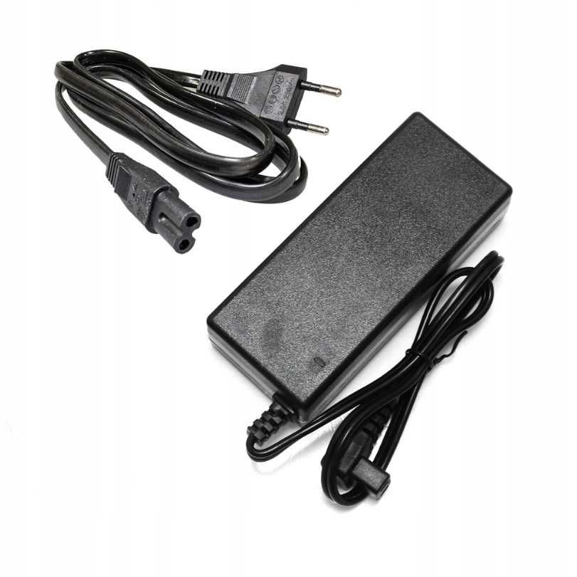 LODÓWKA TESLA MODEL 3 20L + adapter 220V T3-01