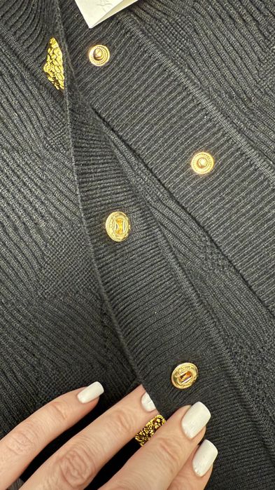 Черная кофточка balmain