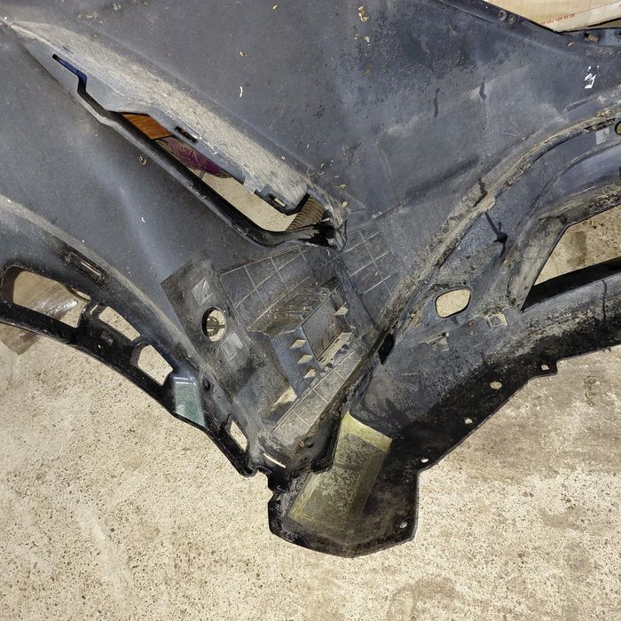 Бампер ніссан арія ліва частина