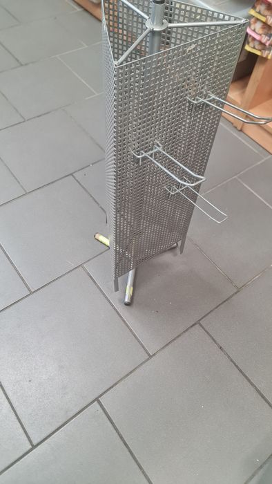 Stojak sklepowy plus haki do zawieszania Bytom