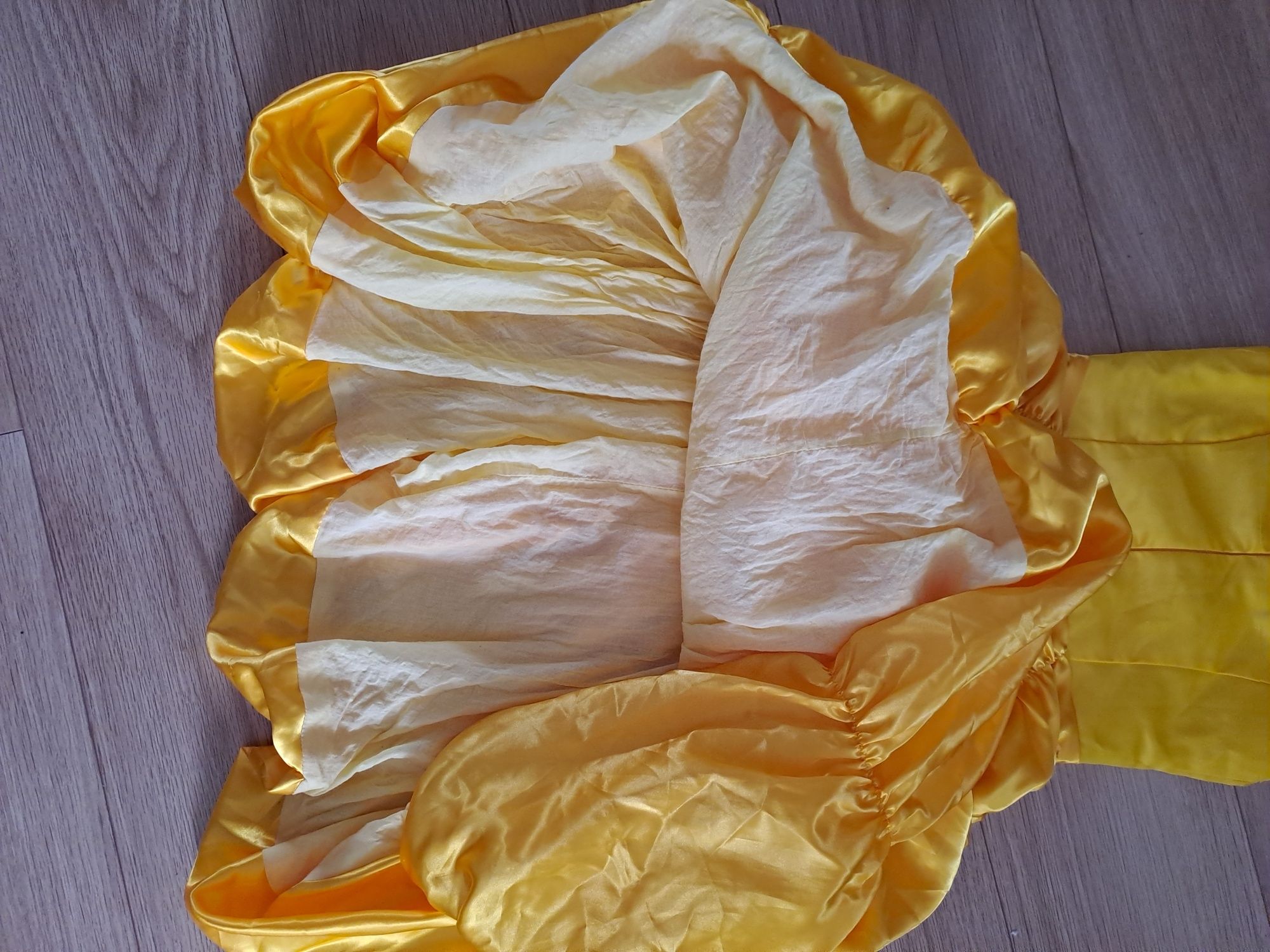 Fato fantasia princesa amarelo para o Carnaval