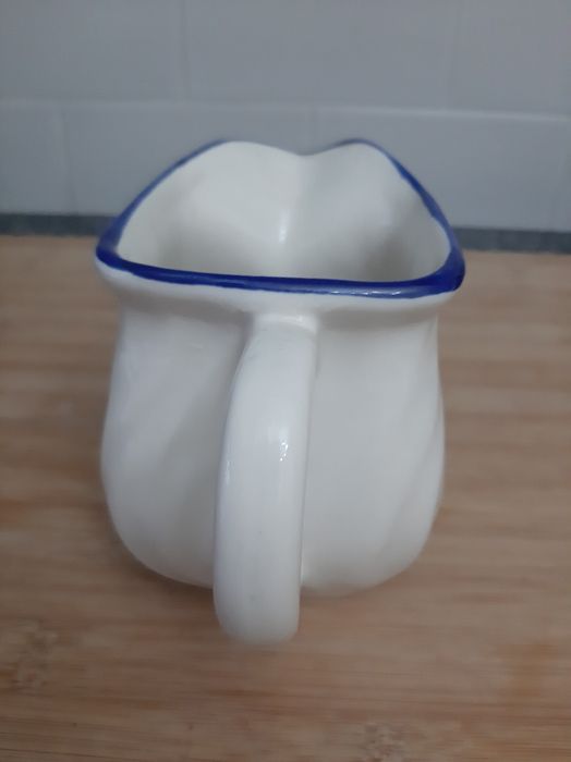 Leiteira em cerâmica