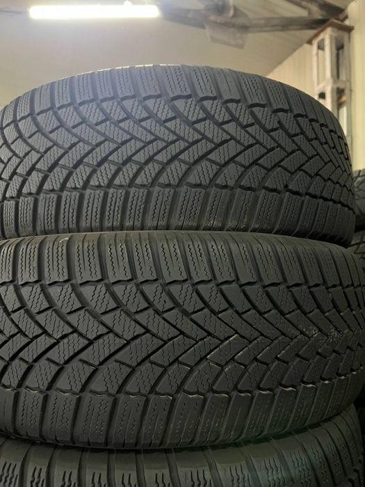 Автошини зимові 23 рік BRIDGESTONE 205/55/17 (2шт)Гума,Скати, Шини)
