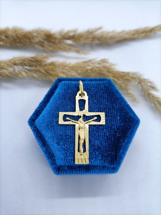 Zawieszka krzyżyk ze złota, złoto pr 585