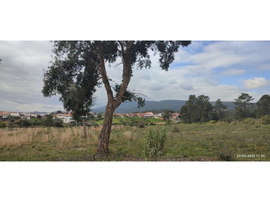 Terreno com área de quase 14.000m2, localizado em zona agradável e ...