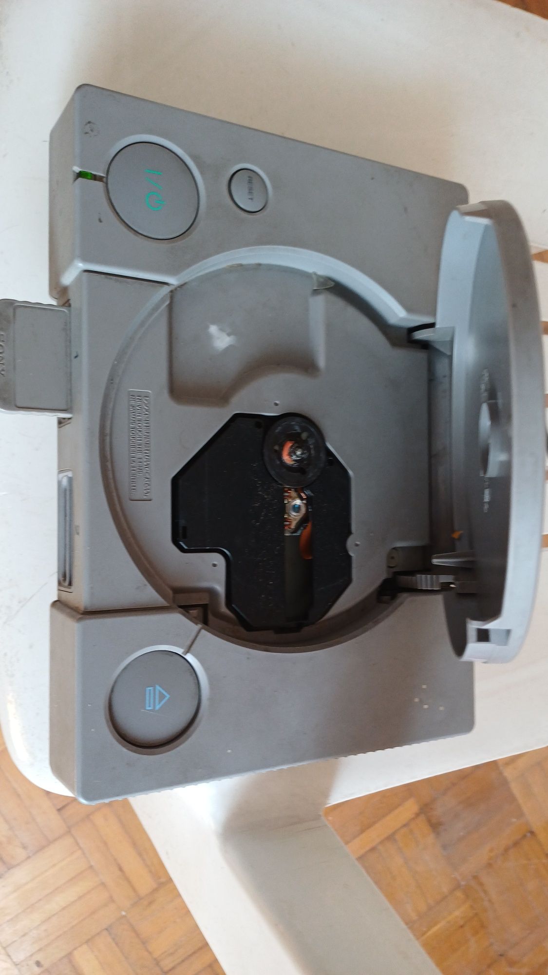 Sprzedam PlayStation.