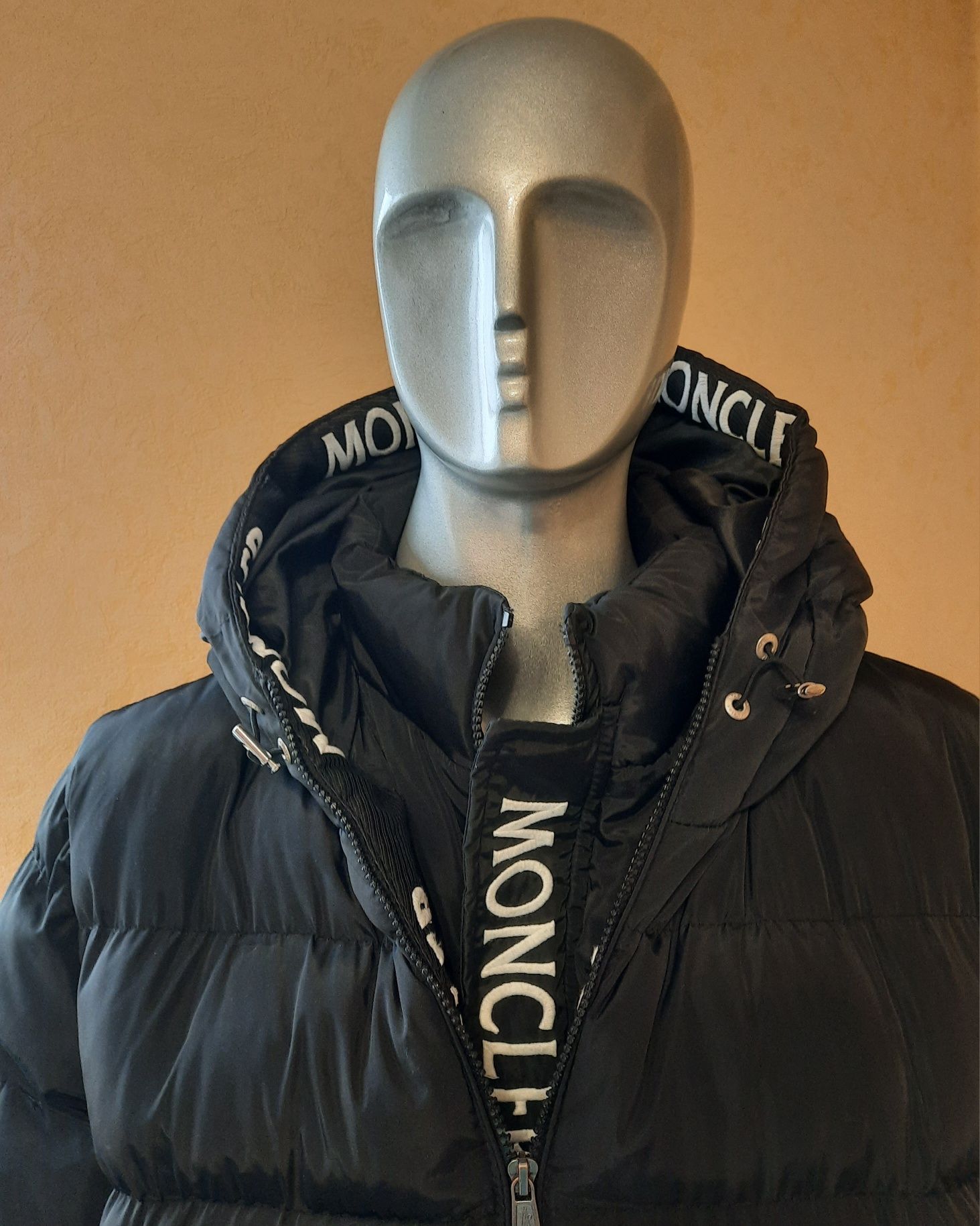 Чоловіча зимова куртка пуховик Moncler розмір L