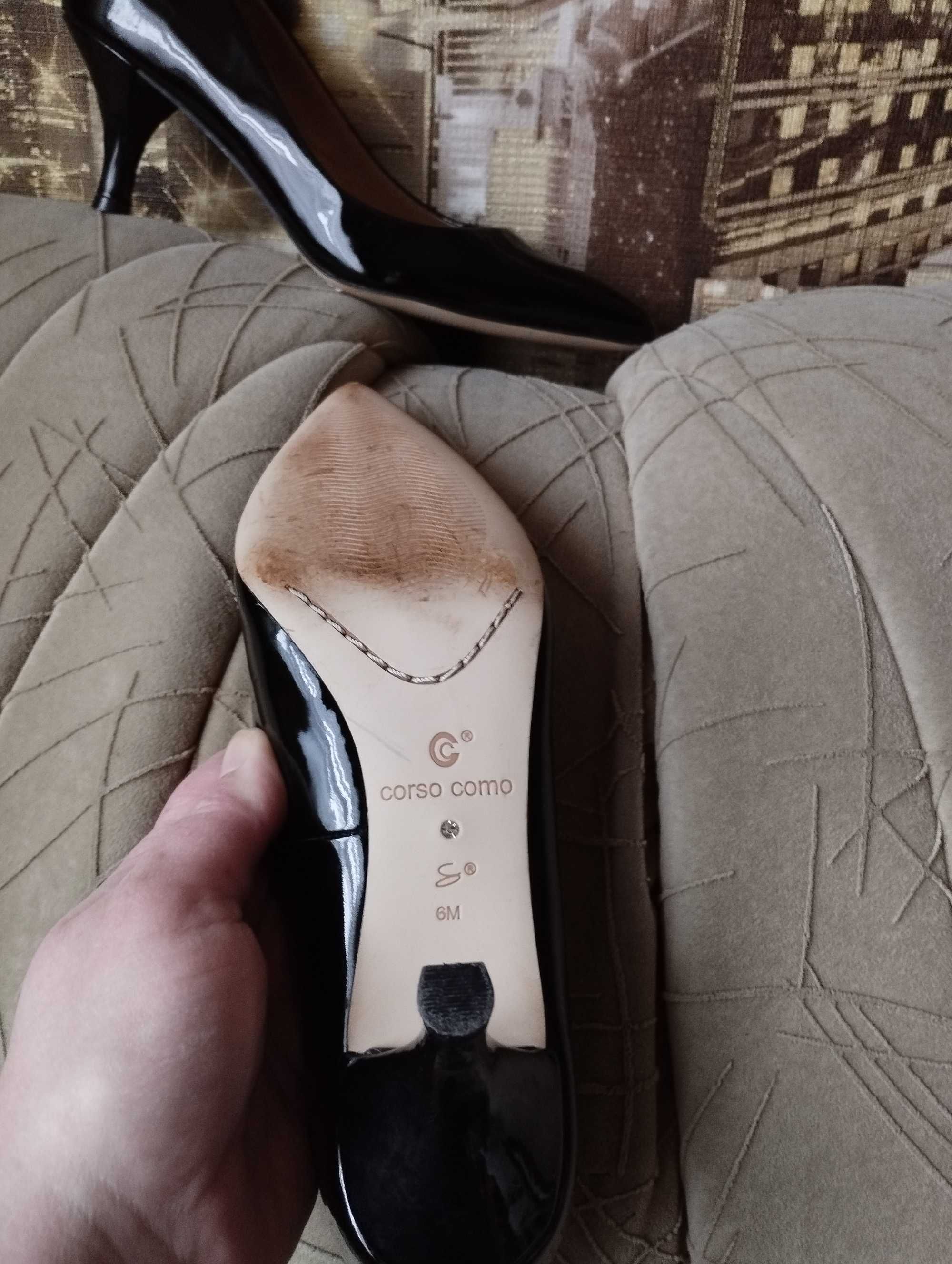 Стильні туфлі лодочки італійської фірми Corso Como лакована шкіра