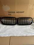 BMW G30 G31 LIFT LCI grill, atrapa, nerki przód SHADOWLINE kamera