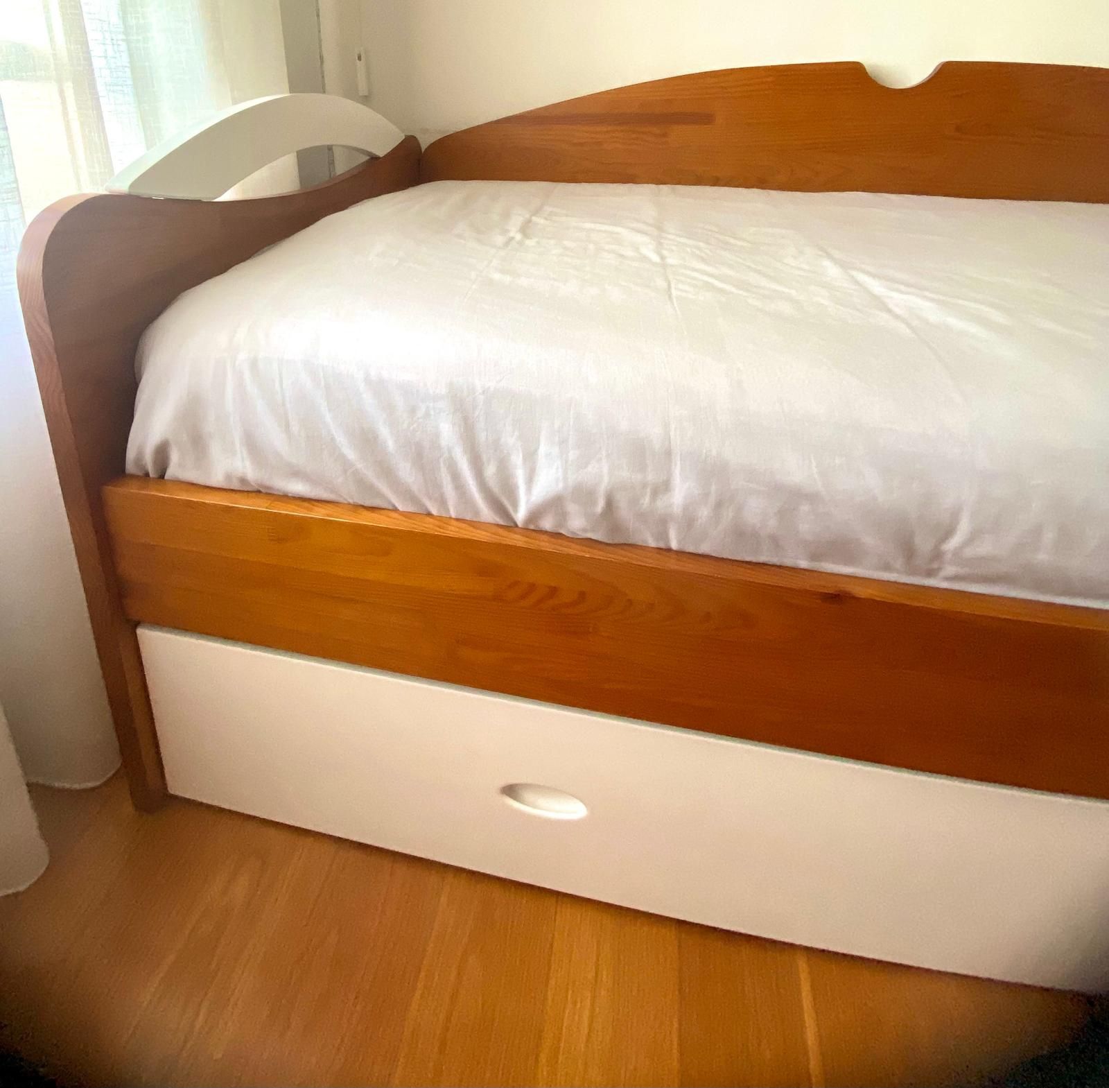 Cama de solteiro com gavetão em pinho maciço 90cm x 1,90cm