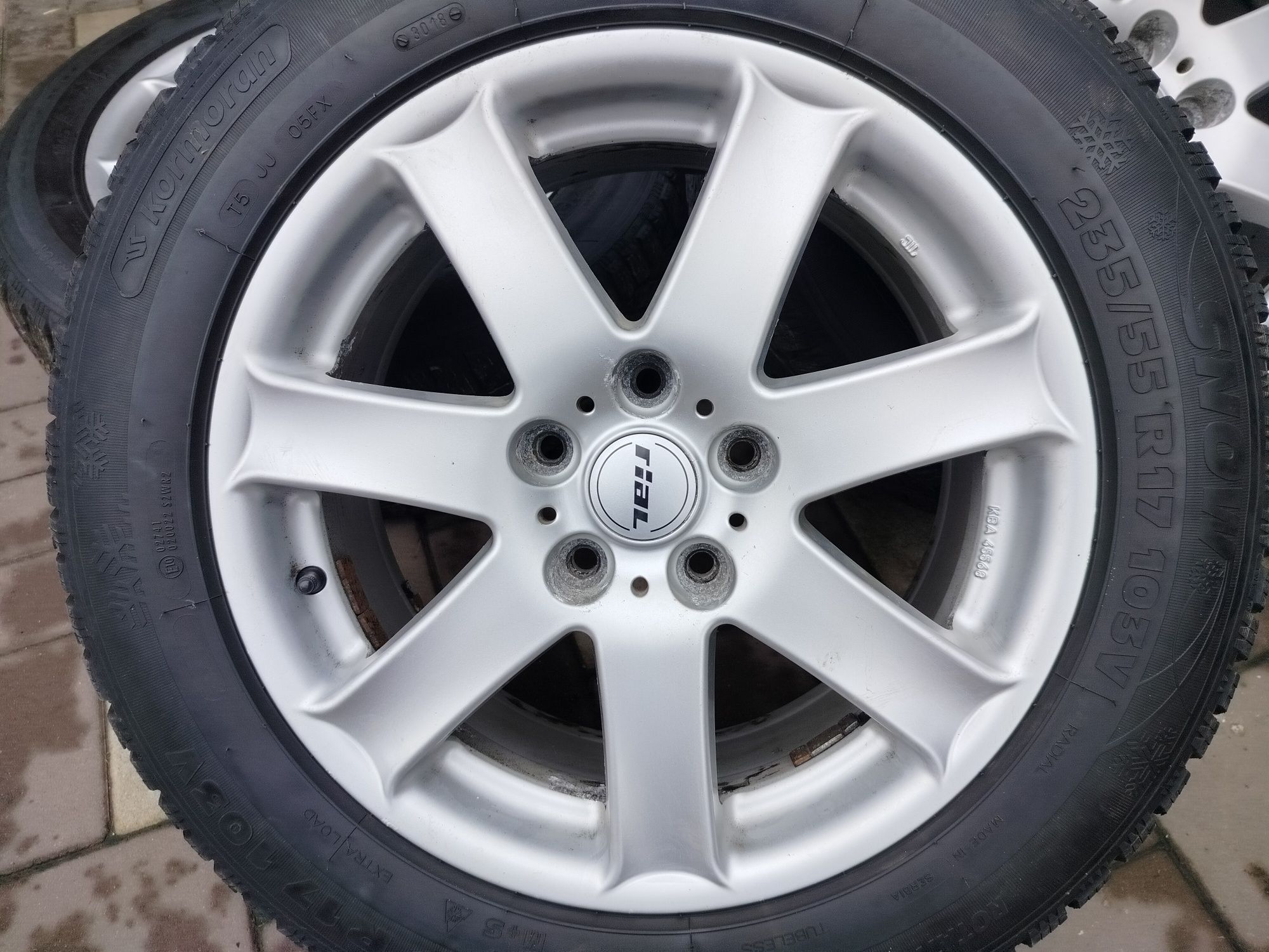 Диски з шинами зима BMW x3 e83 235 55 r17 Kormoran 5х120