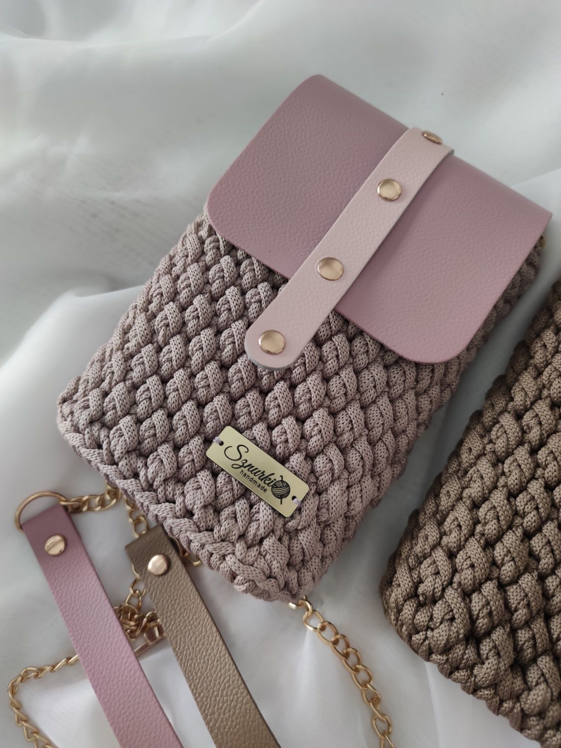 Torebka etui phone bag skórzana szydełkowana róż handmade