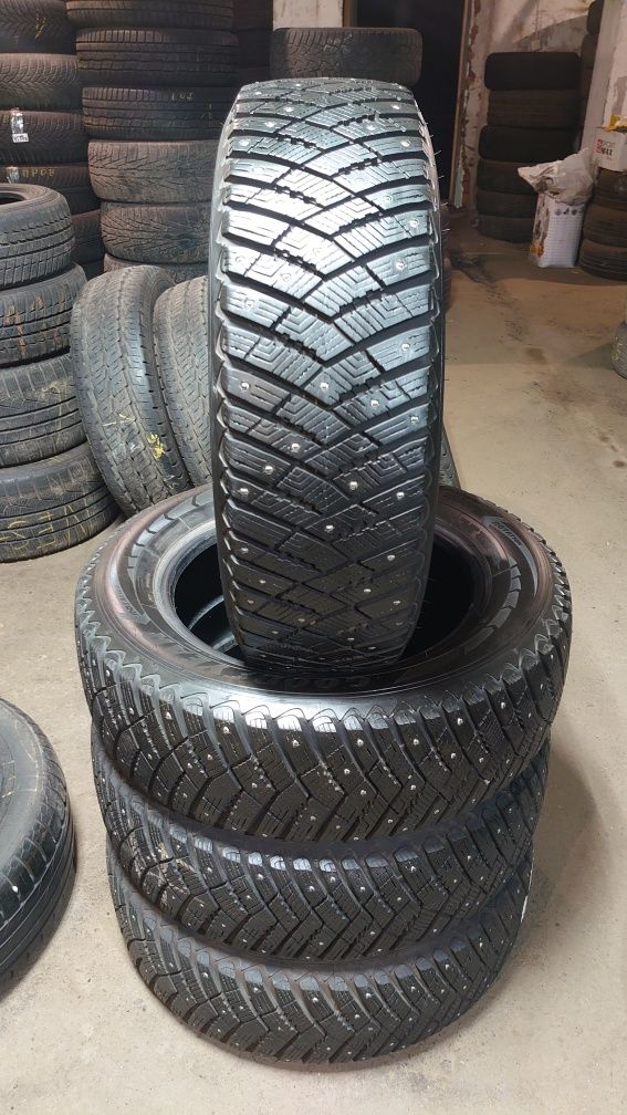 Зимние шины Goodyear Ultra Grip ice arctic SUV 4x4 215/65 r17