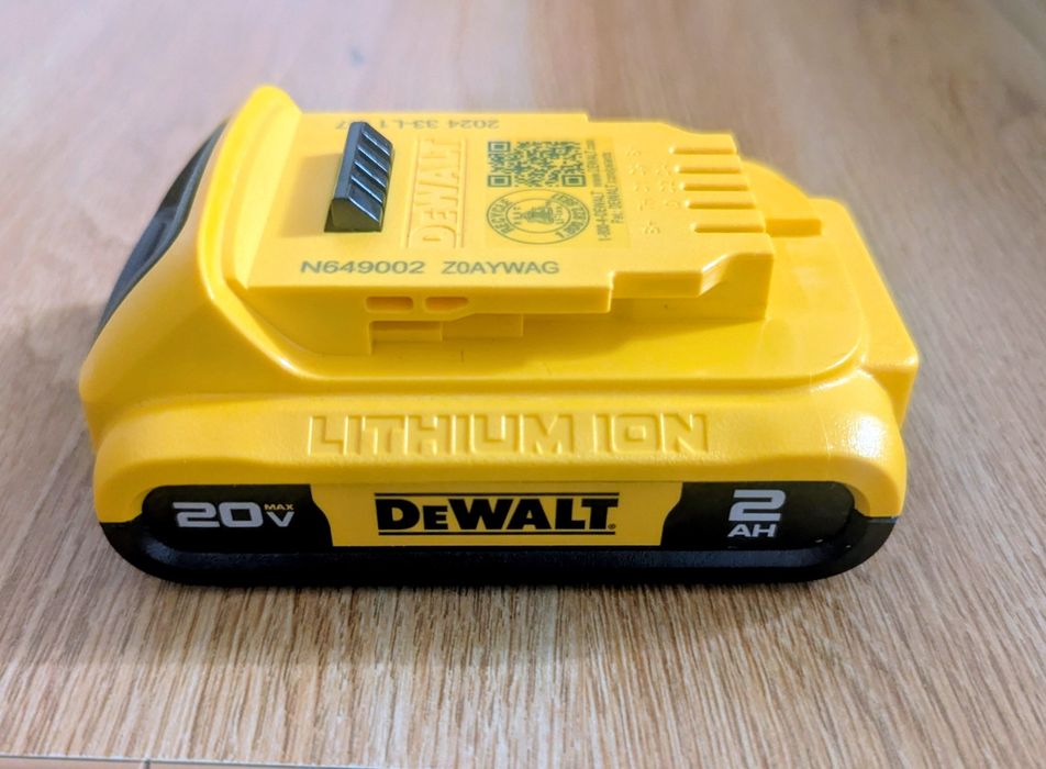 Продам акумулятори Dewalt нові