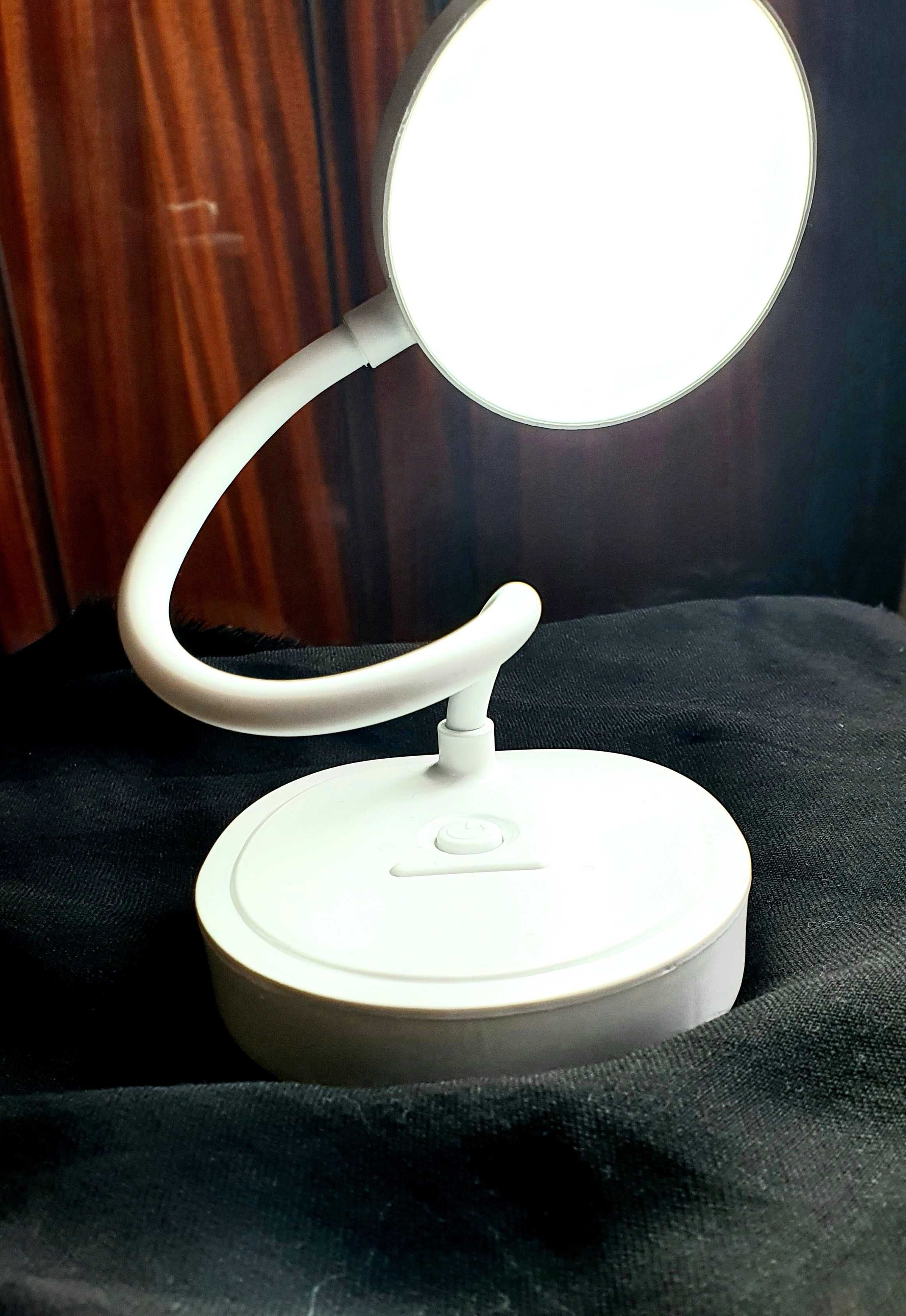 Продам новый светильник аккумуляторный лампа настольная microUSB