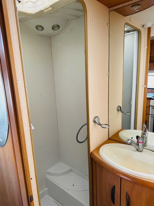 Przyczepa kempingoa UTOPIA Swift 550 lekka DMC 1400kg