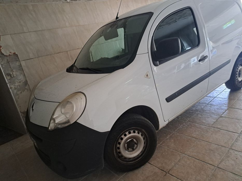Vendo Renault Kangoo  viatura comercial a gasoleo de 2012 a co 1500cc