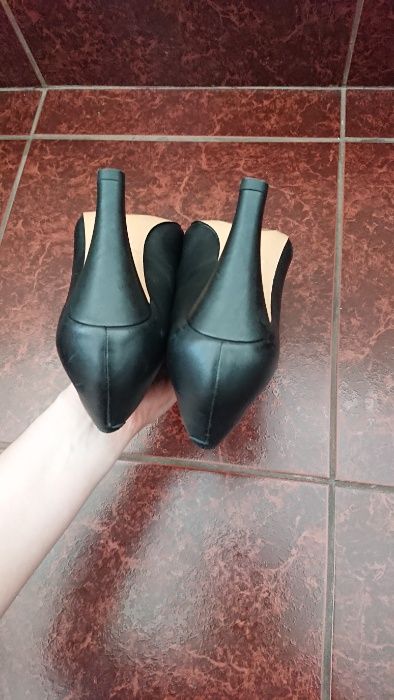 Черные классические туфли новые оригинал clarks