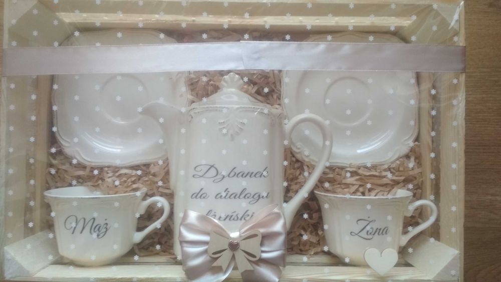 Zastawa Prezent ślubny lub prezent rocznica ślubu