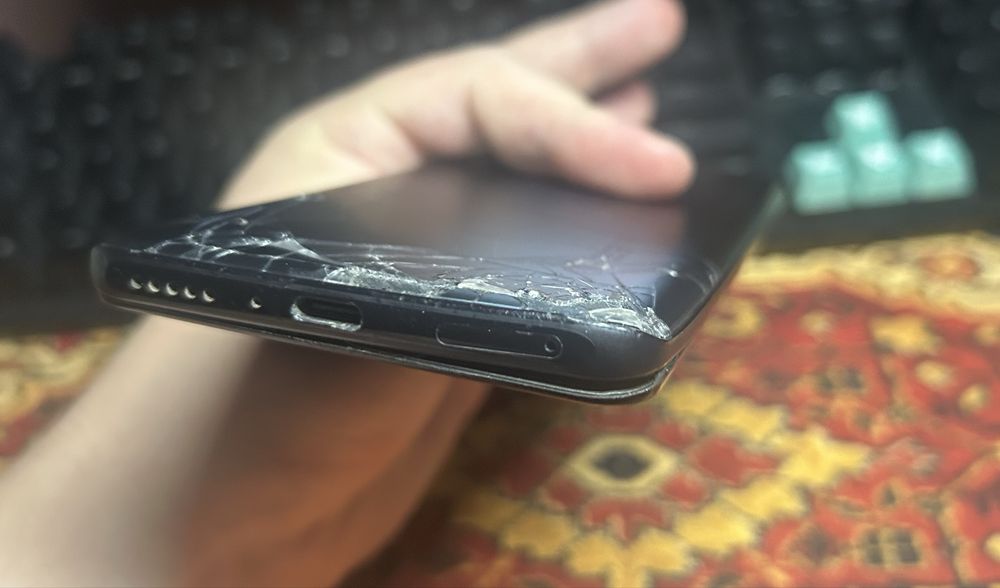 Xiaomi 12T Pro 8/256 GB - uszkodzony tył
